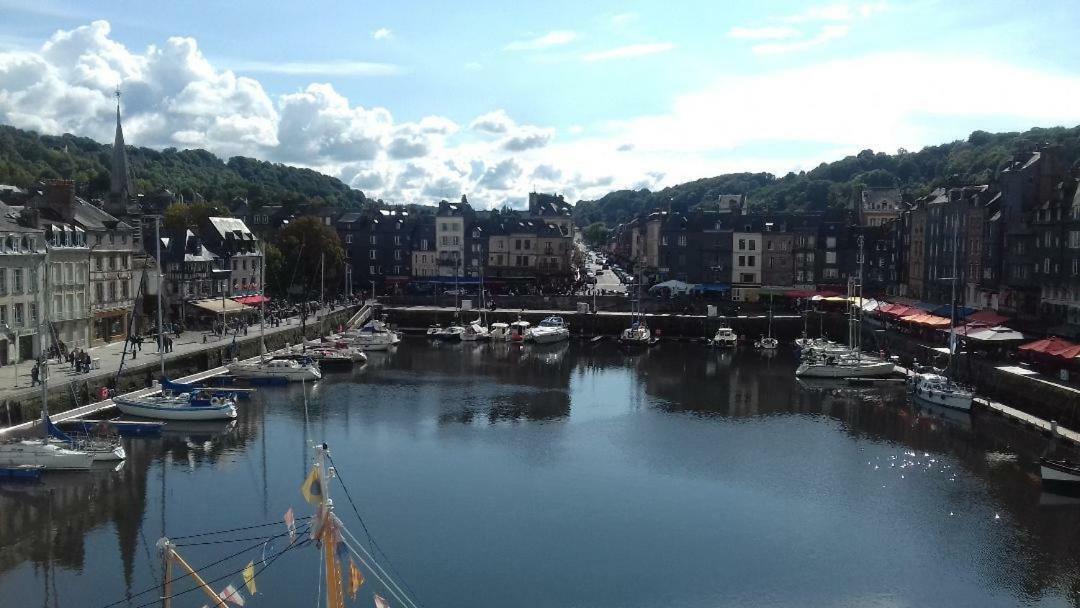 La Petite Cabane Du Pecheur Honfleur Exterior foto